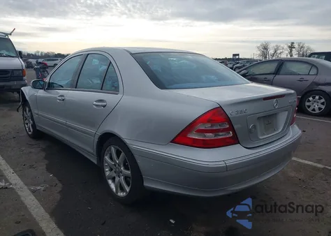 2003 Mercedes-Benz C 230 Kompressor Sport z USA, uszkodzony, nr VIN WDBRF40JX3A531323